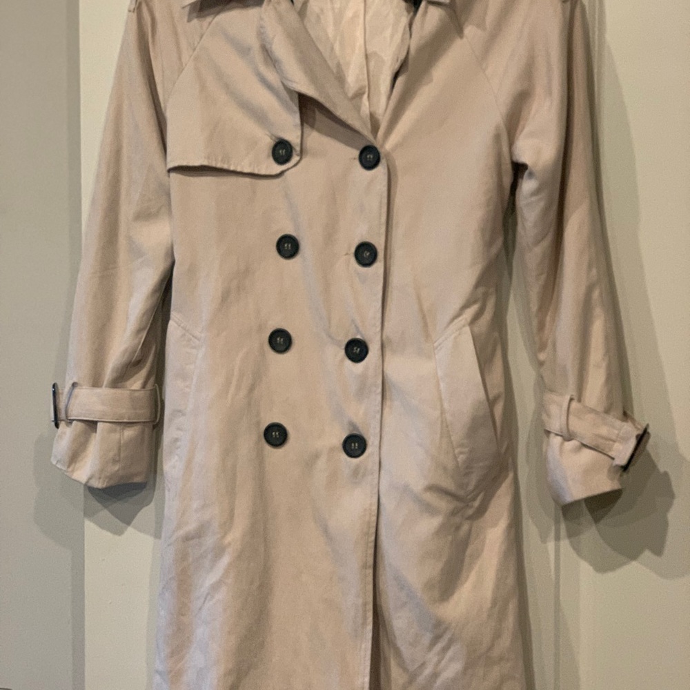 Beige Trenchcoat